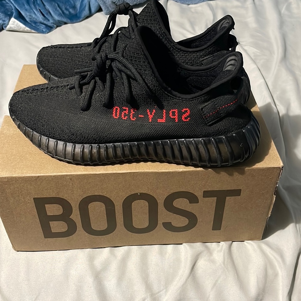 Yeezy 350 V2 Bred 9.5